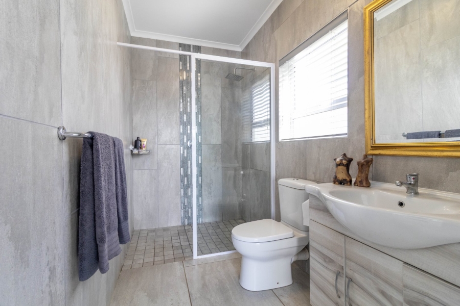 3 Bedroom Property for Sale in Kleinkoornhuis Western Cape